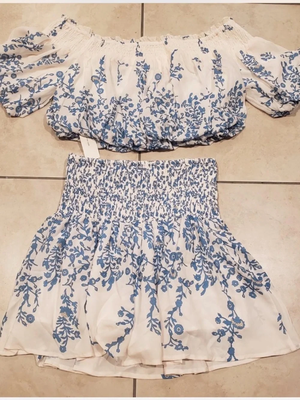 Commense floral off shoulder crop top and cinching skirt set - Picture 2 of 8